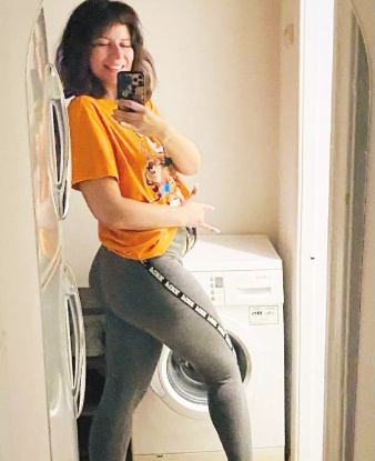 Живу в Москве. В моей компании ты сможешь окунуться в мир страсти и наслаждения. Я готова предложить тебе широкий выбор услуг, чтобы сделать наше свидание незабываемым. Умею создавать атмосферу релаксации и насыщенного удовольствия. Мои фото полностью соответствуют реальности, и вместе с ними ты найдешь отзывы моих довольных клиентов. Для нашей встречи достаточно связаться со мной и я удовлетворю твои самые сокровенные желания. 💋💫 647, 41 год