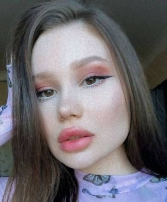 Экспрессивная кокетка приглашает в гости на вечер вдвоем. Обещаю максимум удовольствия и ни секунды скучного отдыха. Только для щедрых и обходительных мужчин. 995, 20 лет